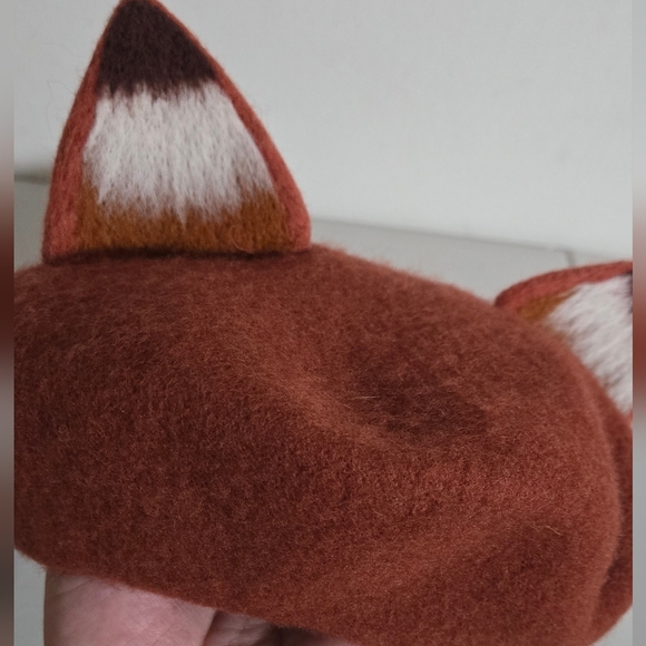 Wool Fox Ears Rust Painter Beret - Picture 3 of 7